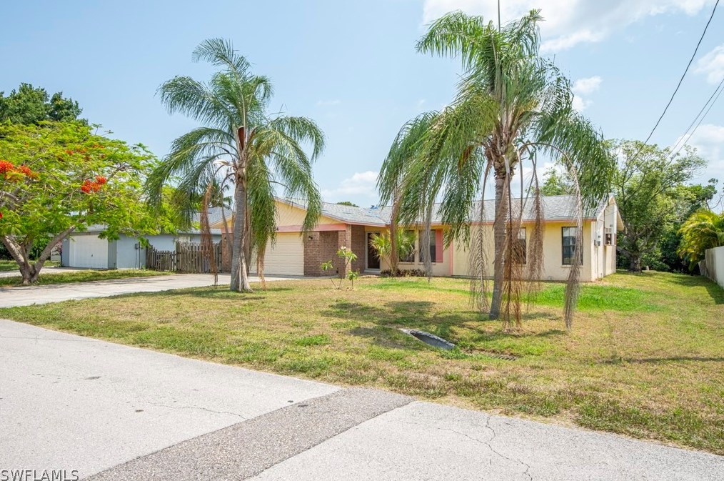 1374 Harbor View Dr, Fort Myers, FL 33917-4127
