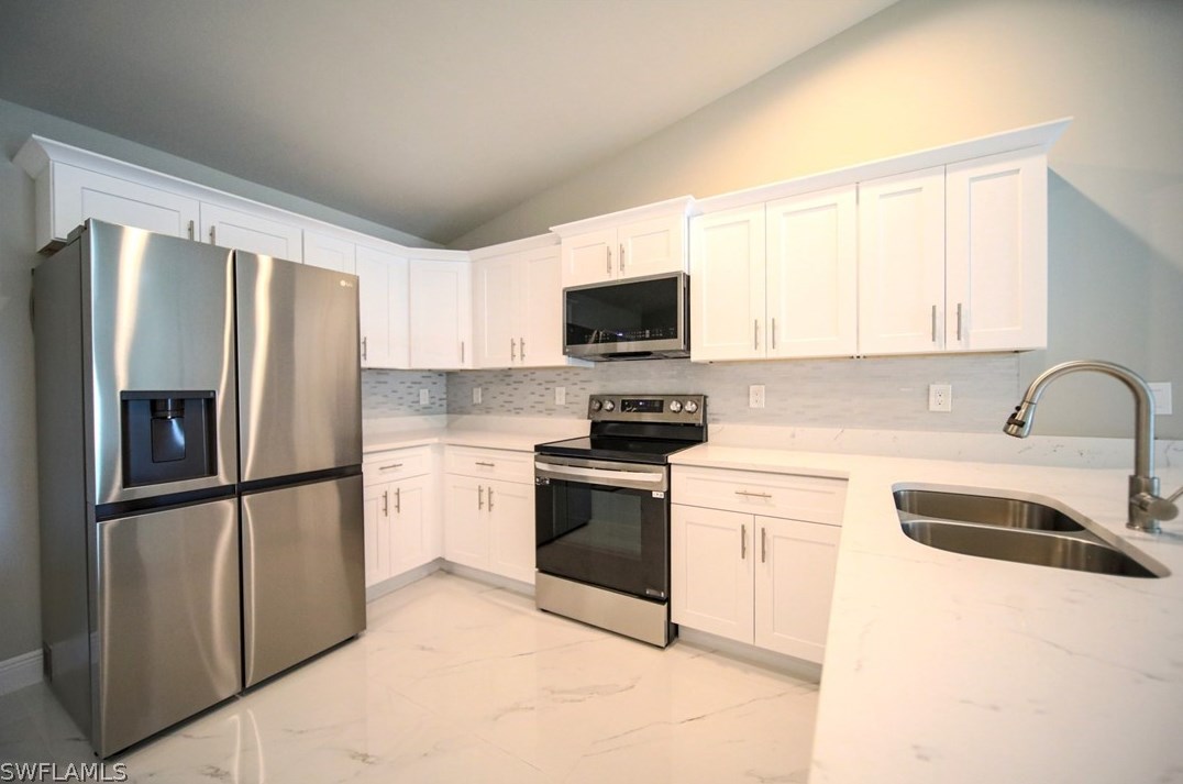 214 Aurora Ave, Lehigh Acres, FL 33974-9777