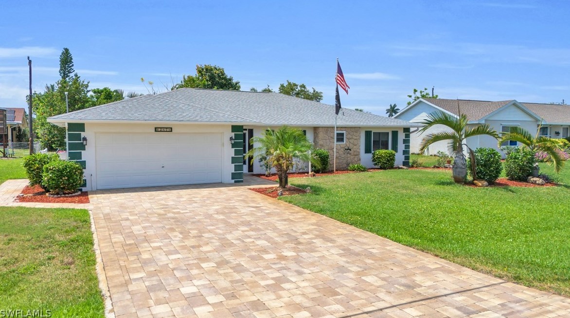 12878 Iona Rd, Fort Myers, FL 33908-1742