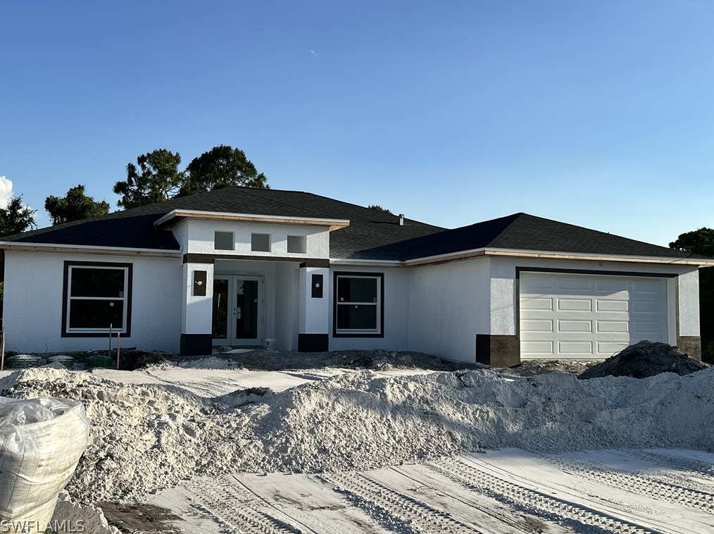 2705 6th St, Lehigh Acres, FL 33976-2565