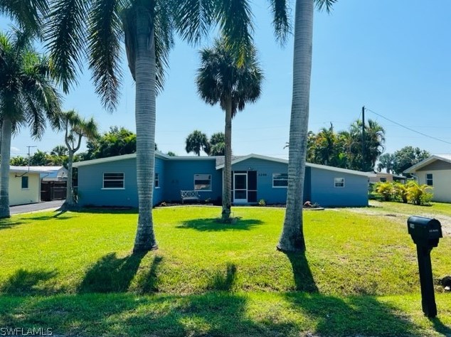 1246 Sabal Gardens Dr, Fort Myers, FL 33903-3625