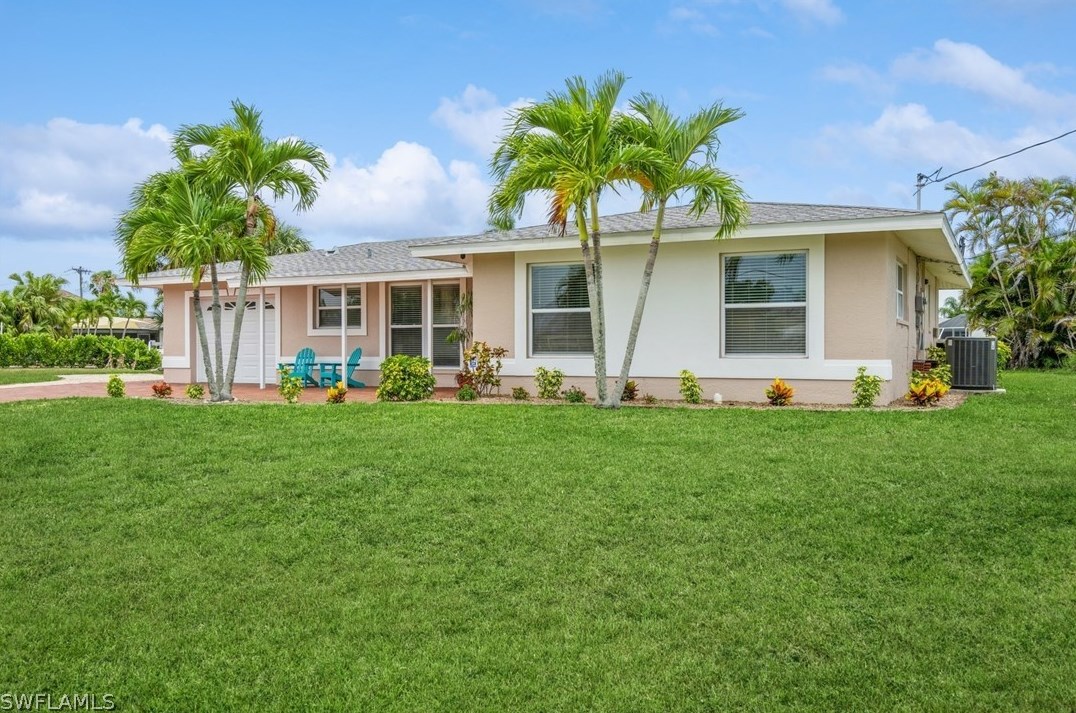 5301 Bayview Ct, Cape Coral, FL 33904-5841