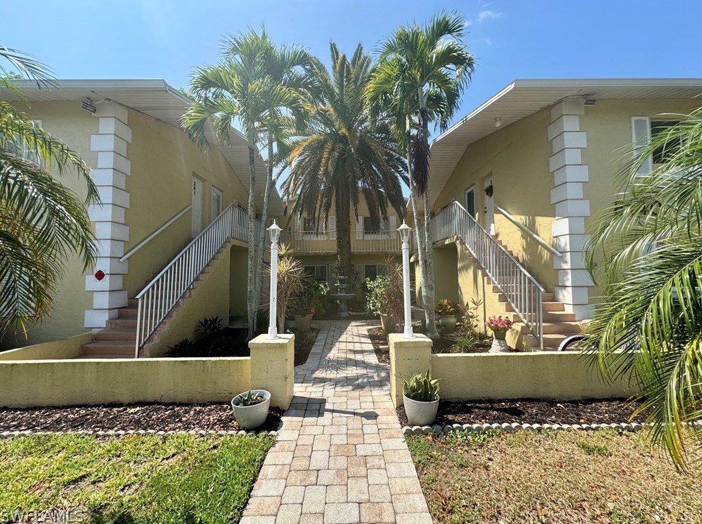 8140 Country Rd #205, Fort Myers, FL 33919