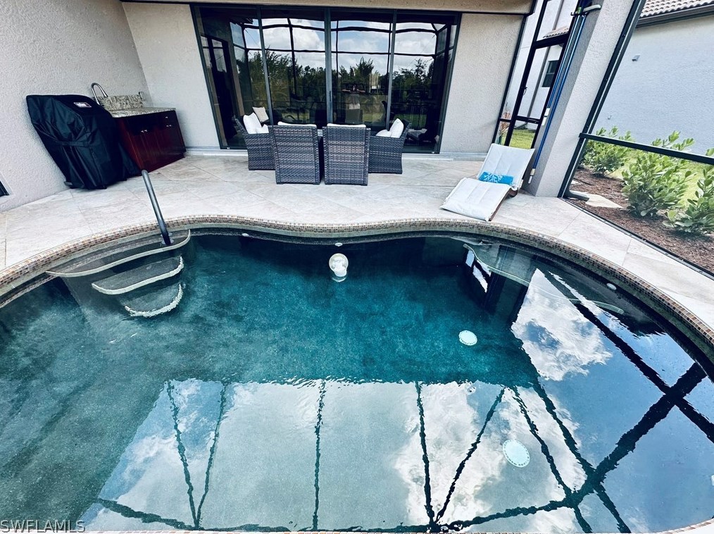 1430 Serrano Cir, Naples FL 34105-4952 exterior