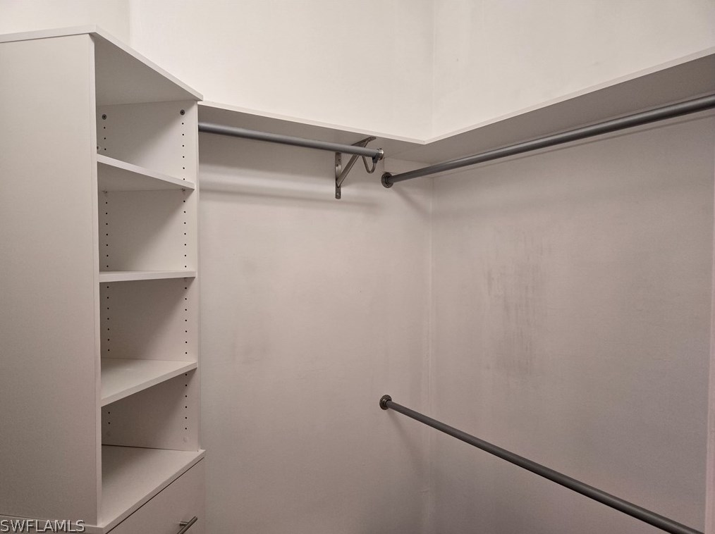 1430 Serrano Cir, Naples FL 34105-4952 exterior