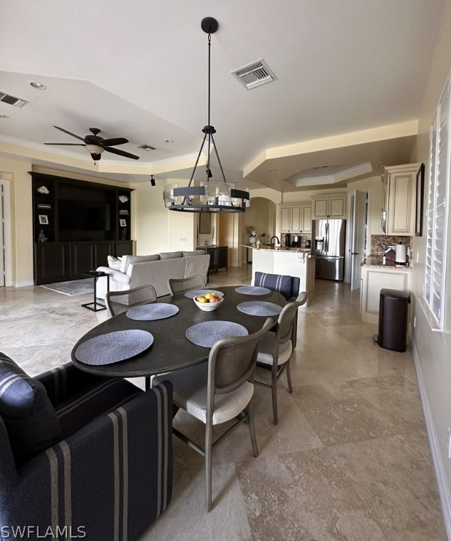 1430 Serrano Cir, Naples FL 34105-4952 exterior