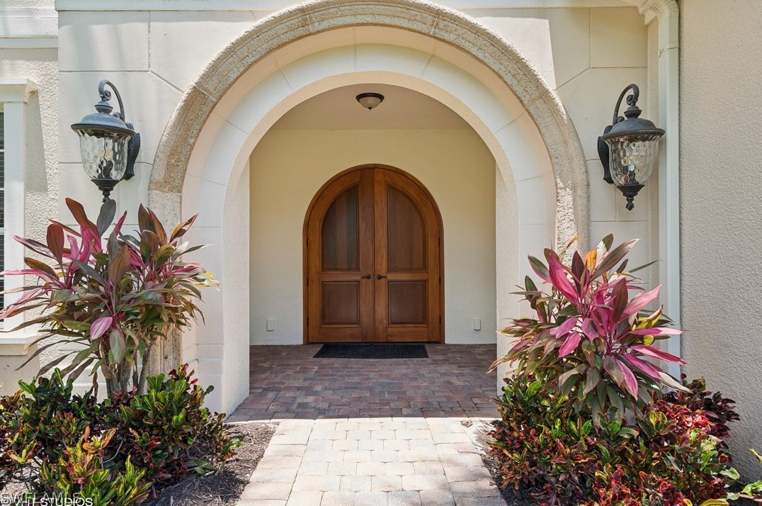 10621 Via Milano Dr, Fort Myers, FL 33913-8709
