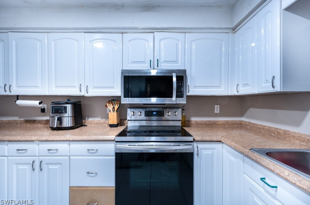 507 Robert Ave, Lehigh Acres FL 33936-4344 exterior