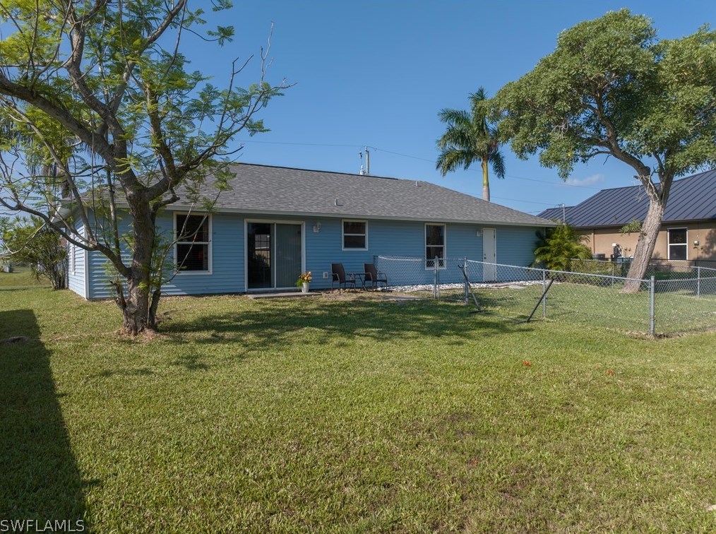 1313 11th Ter, Cape Coral FL  33909-1576 exterior