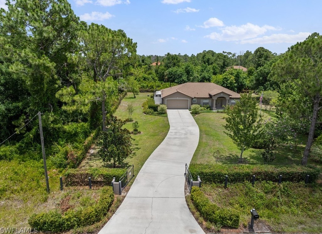 1516 Dixie Ave, Lehigh Acres, FL 33972-9137