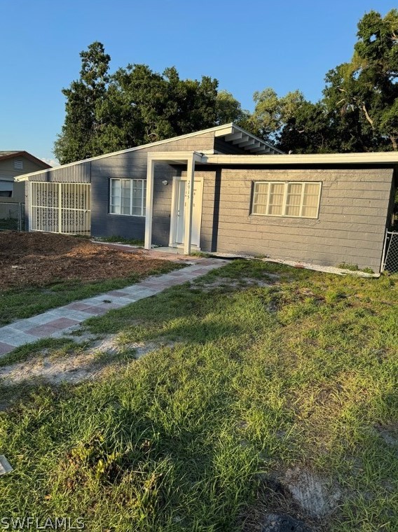 2915 Grand Ave, Fort Myers, FL 33901-6118