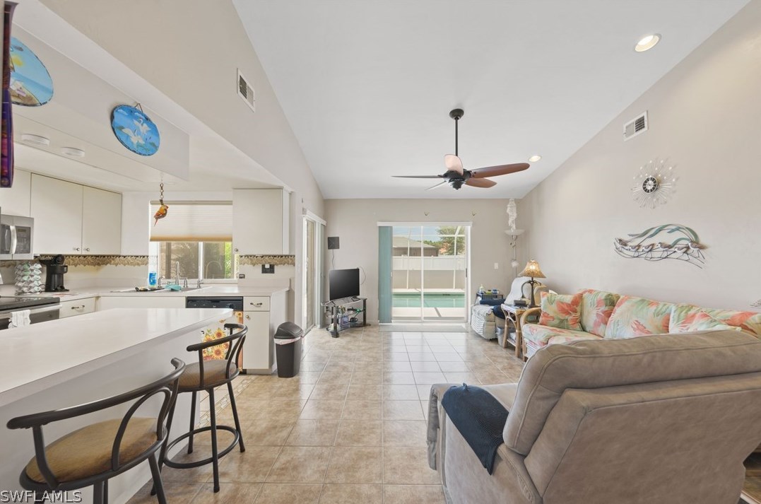 4006 1st Ave, Cape Coral, FL 33914-8437