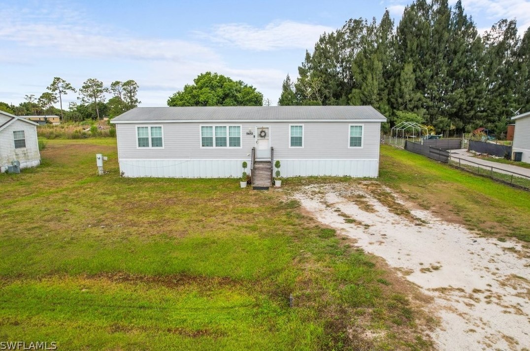 5651 El Rio Grande Dr, Labelle, FL 33935-9500
