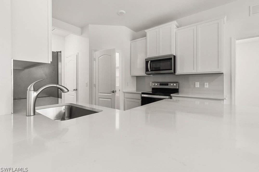 2104 19th Ave, Cape Coral, FL 33991-3557