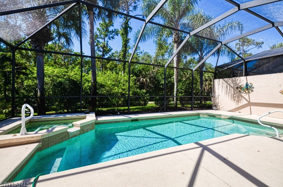 9525 Hemingway Ln, Fort Myers, FL 33913