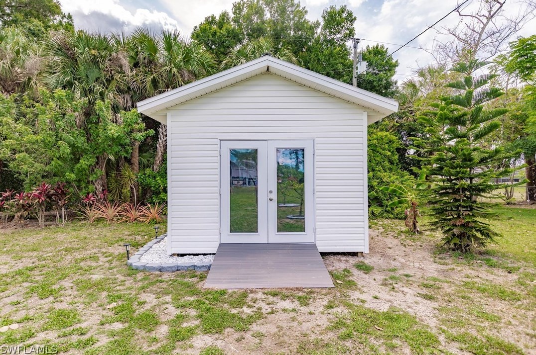 401 Jefferson Ave, Lehigh Acres FL  33936-4347 exterior