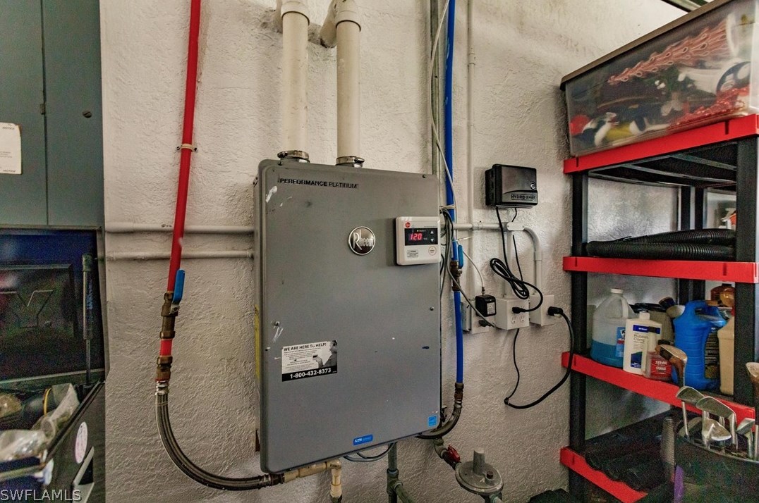 401 Jefferson Ave, Lehigh Acres FL  33936-4347 exterior