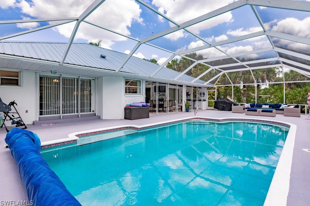 401 Jefferson Ave, Lehigh Acres FL  33936-4347 exterior