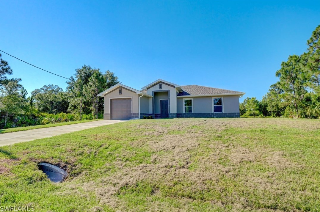 2721 Darlene Pl, Lehigh Acres, FL 33971-6706