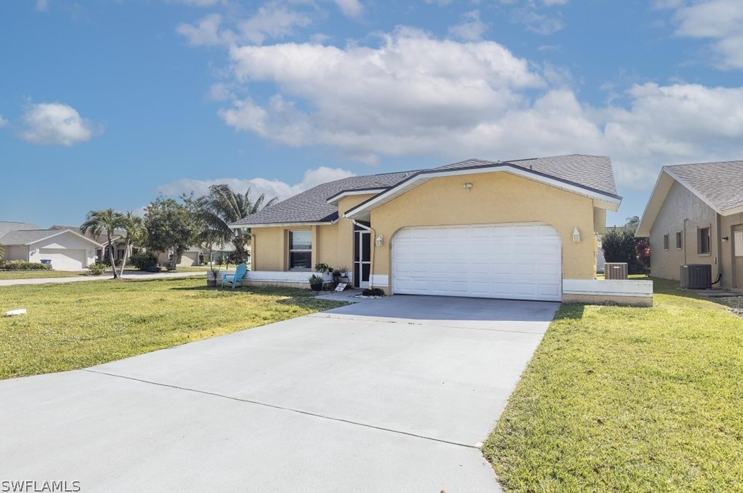 6704 Wakefield Dr, Fort Myers, FL 33966