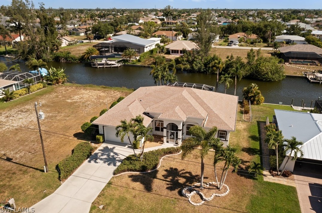 152 Kamal Pkwy, Cape Coral, FL 33904-2740