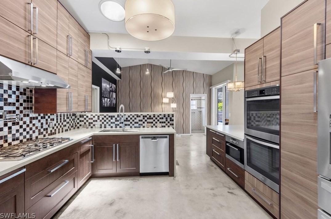 106 Roosevelt Ave, Lehigh Acres FL exterior