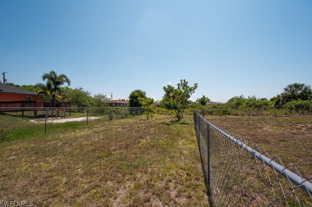 3914 13 St, Lehigh Acres FL 33976-2825 exterior