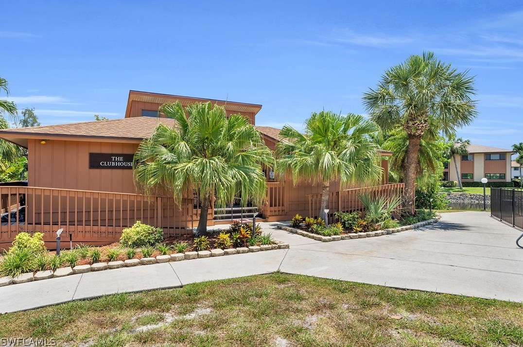 6376 Royal Woods Dr, Fort Myers, FL 33908-6189