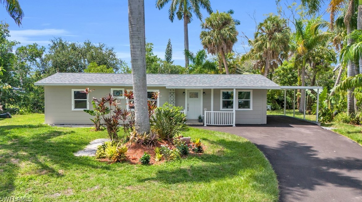 135 Standish Cir, Fort Myers, FL 33903-4405