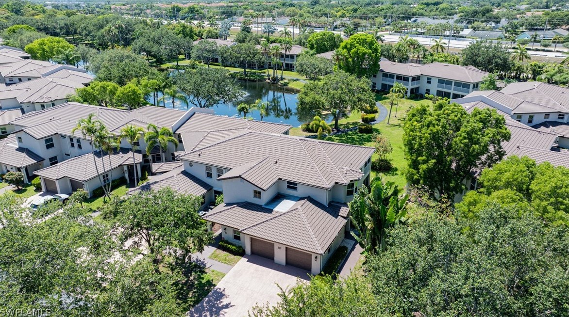 800 Diamond Cir, Naples, FL 34110-1386