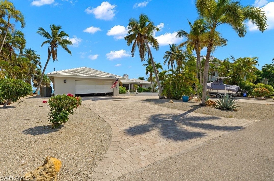 592 Lighthouse Way, Sanibel, FL 33957-3906