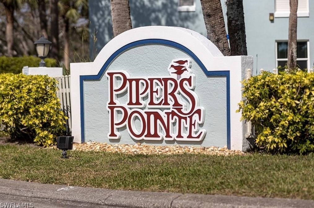 133 Wading Bird Cir, Naples, FL 34110-9204