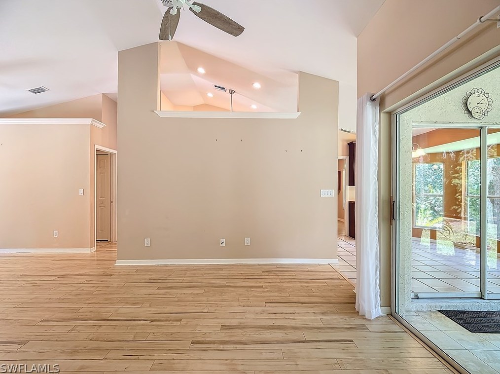 3661 5th Ave, Naples FL  34117-4109 exterior