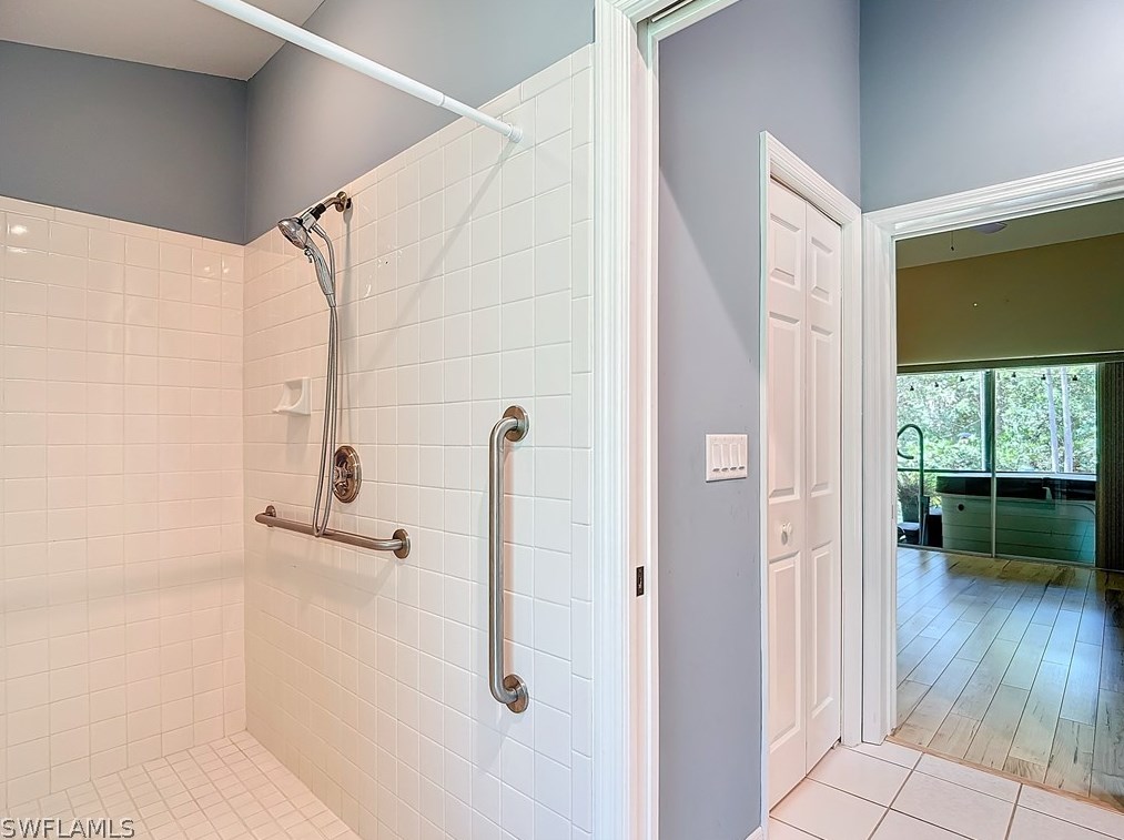 3661 5th Ave, Naples FL  34117-4109 exterior