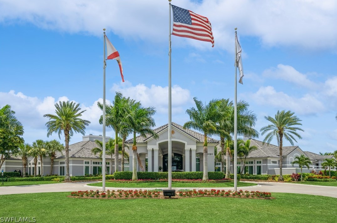 9647 Hemingway Ln, Fort Myers, FL 33913-6760