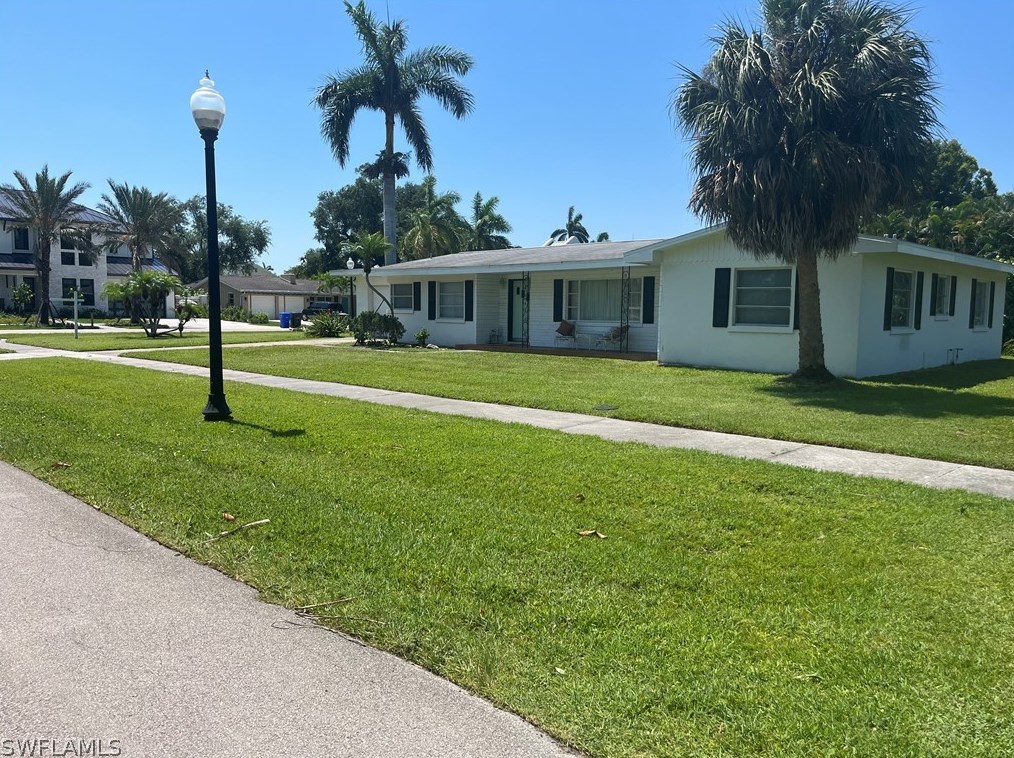 1350 Hanton Ave, Fort Myers, FL 33901-6719