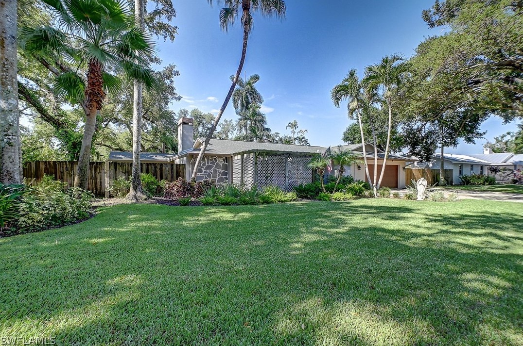 1228 Shadow Ln, Fort Myers, FL 33901-7733
