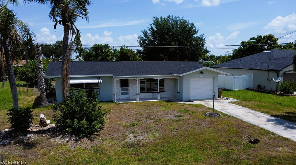 237 44th St, Cape Coral, FL 33904-8447