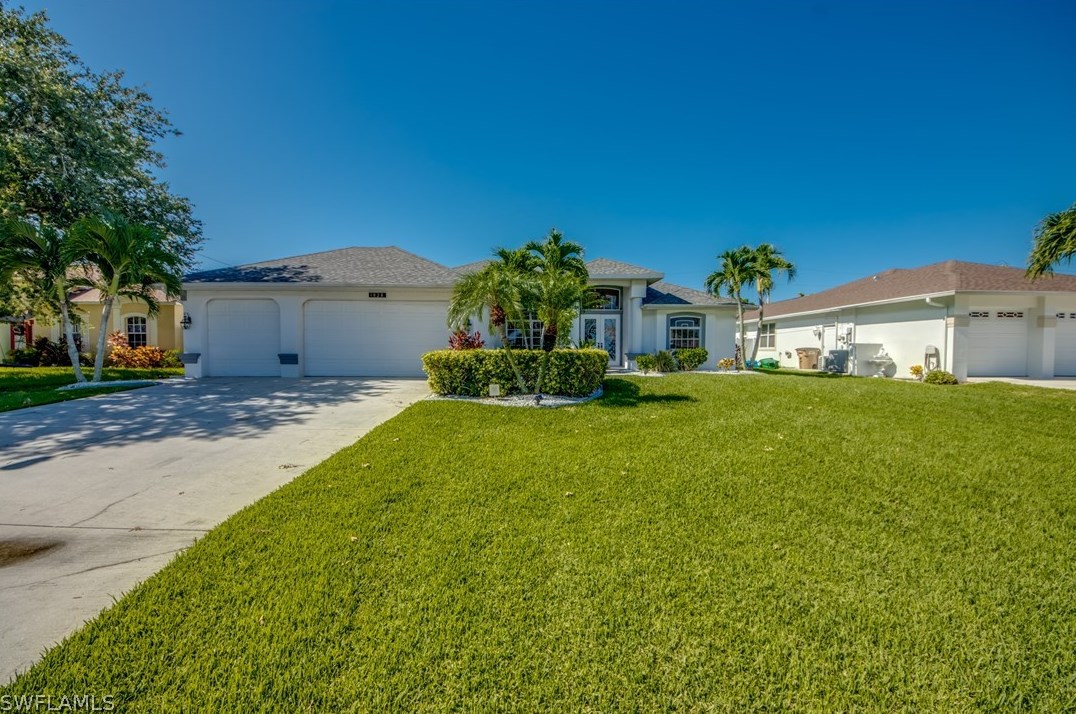 1828 20th Ln, Cape Coral, FL 33990-4774