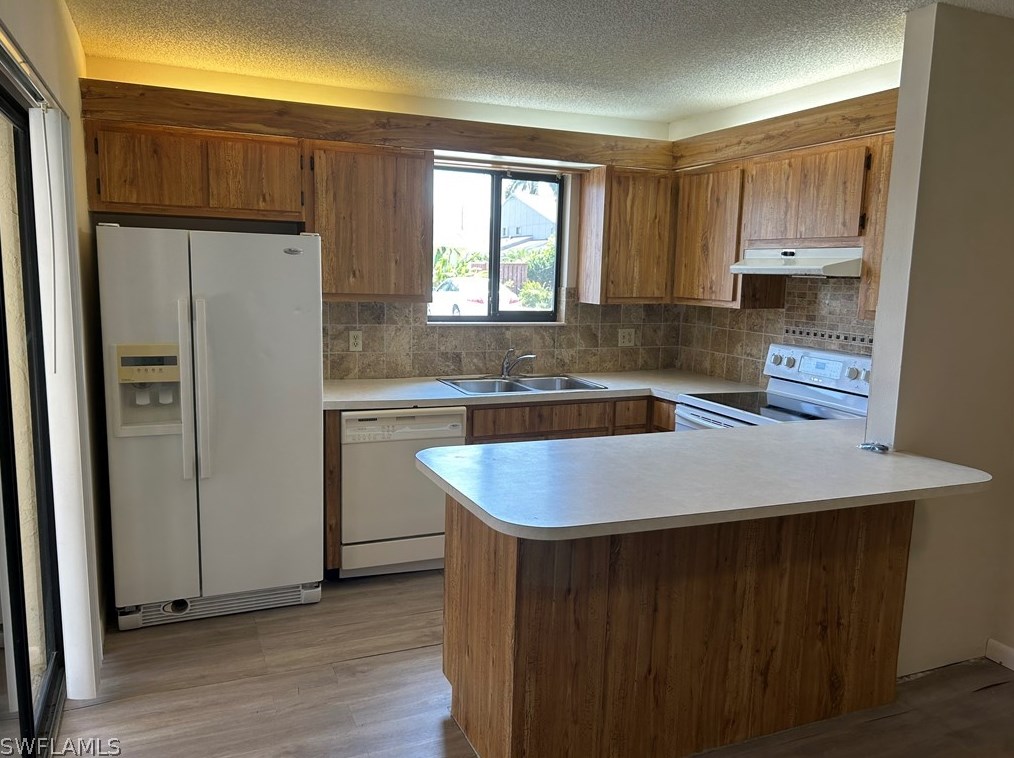 5260 Cedarbend Dr, Fort Myers, FL 33919-7501