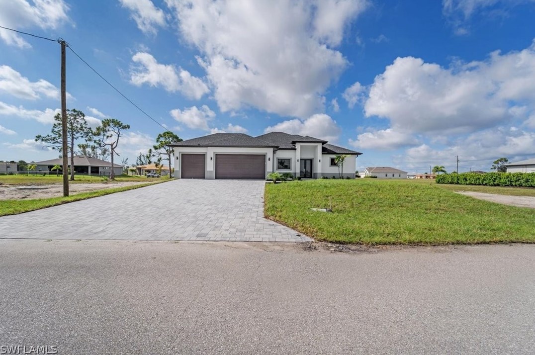 3234 21st Ter, Cape Coral, FL 33993-3634