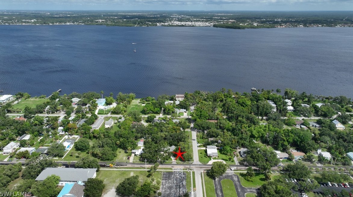 3393 Edgewood Ave, Fort Myers, FL 33916-1417