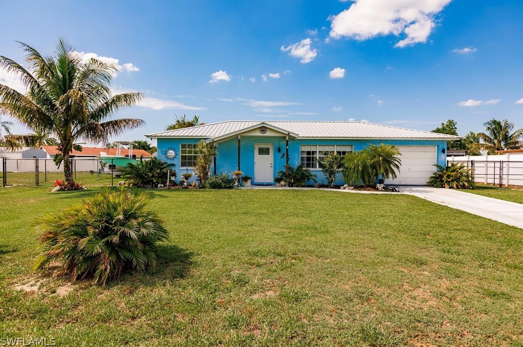 208 Stanford St, Lehigh Acres, FL 33936