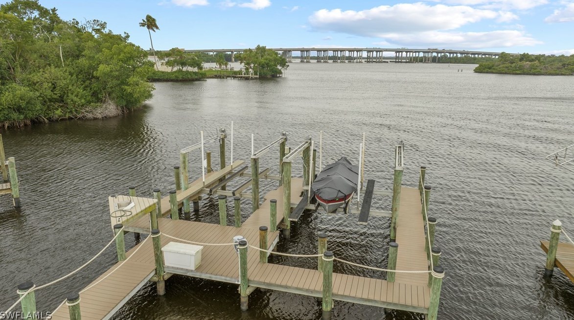 339 Shoreland Dr, Fort Myers FL  33905-3147 exterior