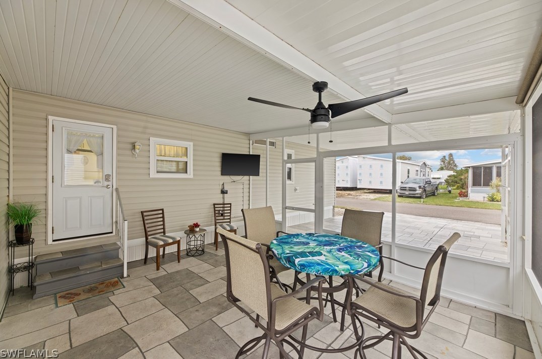 339 Shoreland Dr, Fort Myers FL  33905-3147 exterior