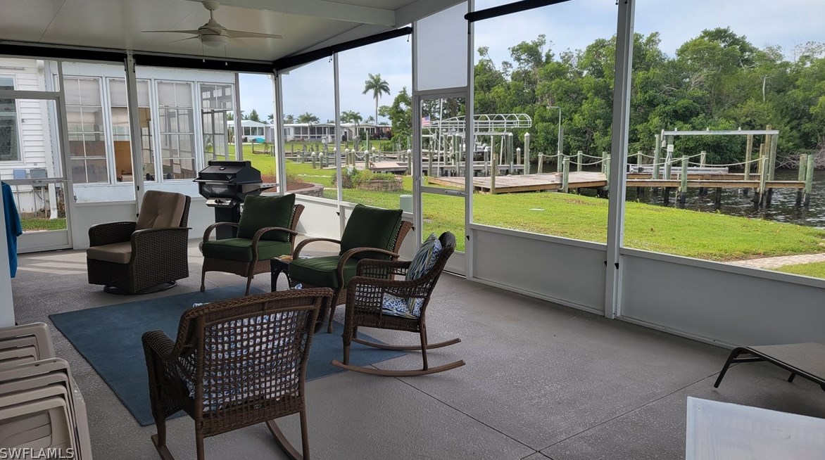 339 Shoreland Dr, Fort Myers FL  33905-3147 exterior