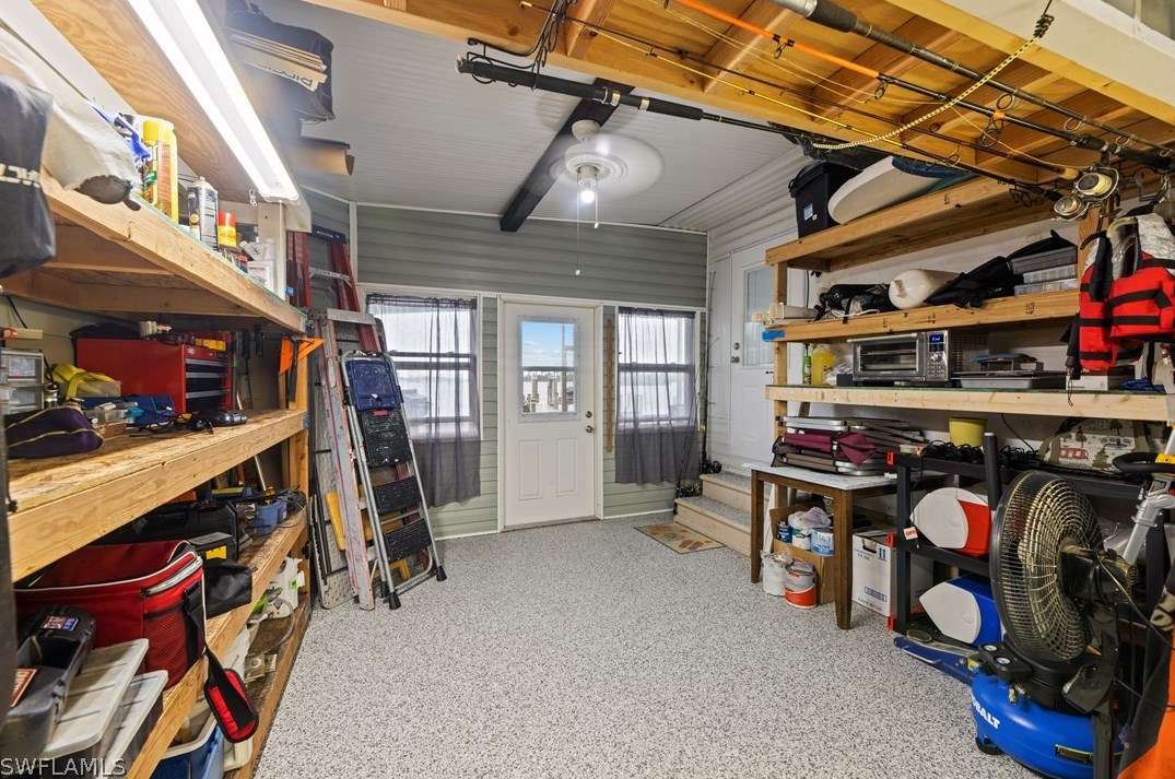 339 Shoreland Dr, Fort Myers FL  33905-3147 exterior