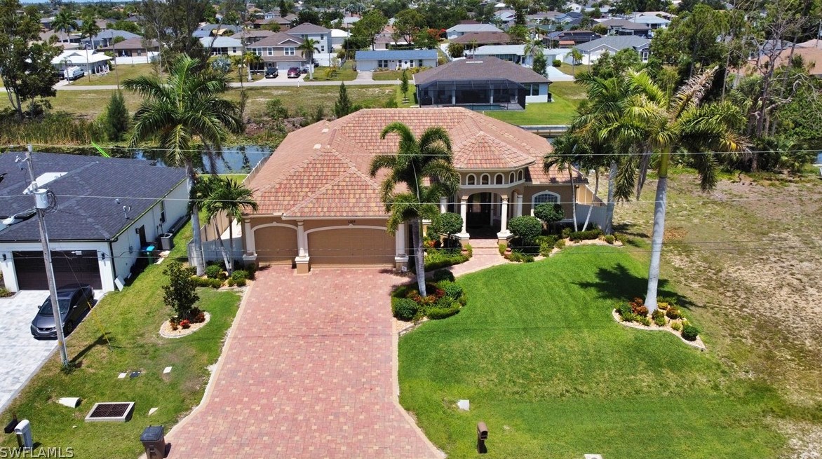 1126 8th Pl, Cape Coral, FL 33909-1452