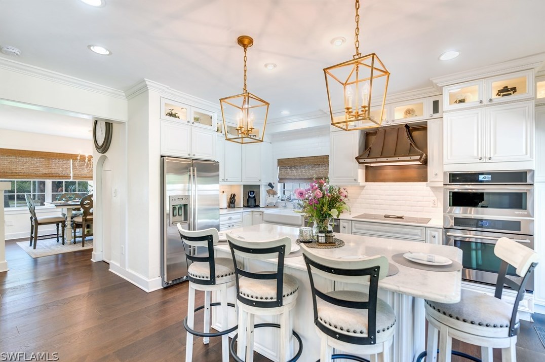 1221 Canterbury Dr, Fort Myers FL  33901-8762 exterior