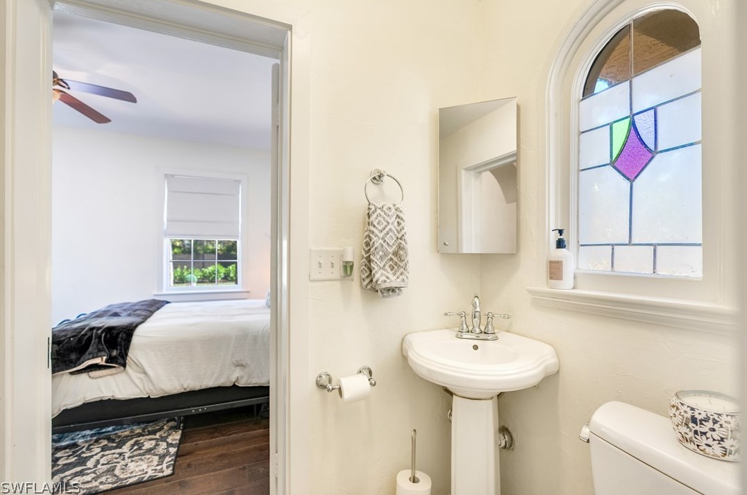 1221 Canterbury Dr, Fort Myers FL  33901-8762 exterior